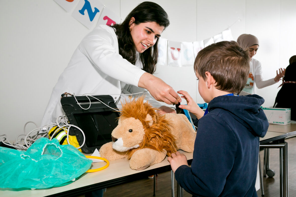 Teddy Mathis Teddy in den besten Händen - Vorarlberger Landeskrankenhäuser
