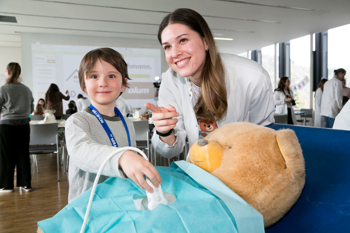 Teddy Mathis Teddy in den besten Händen - Vorarlberger Landeskrankenhäuser