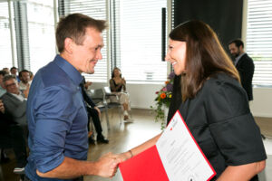 Abschluss_AnaesthesieIntensivpflege 2.JPG