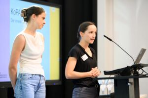 Sarah Fisar, Laura Pfefferkorn_ Projektpräsentation; (c)MATTHIAS RHOMBERG.jpg