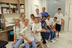 LKHZ_ich geh mit Tag_2023_Gips anlegen (2).jpg