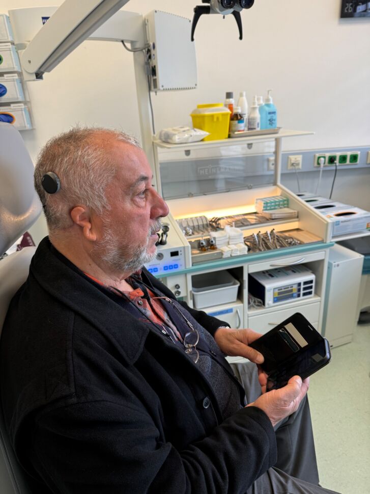 LKHF_HNO_erstes_OSIA_Implantat©VLKH (2).jpeg