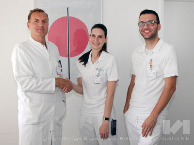 prim_mag_dr_richard_bauer_fae_dr_agdaliya_mikhalkova_fa_dr_vorname_nachname_neurochirurgie_lkhf_102018.jpeg